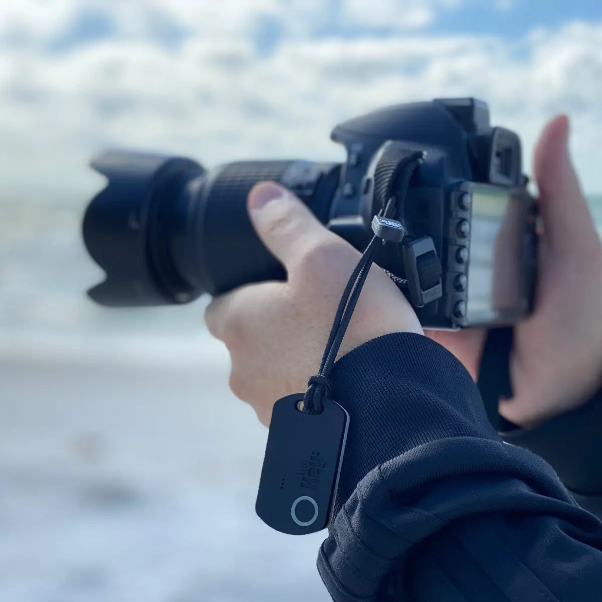 LutiKey Bluetooth Tracking Device Gold Abderus