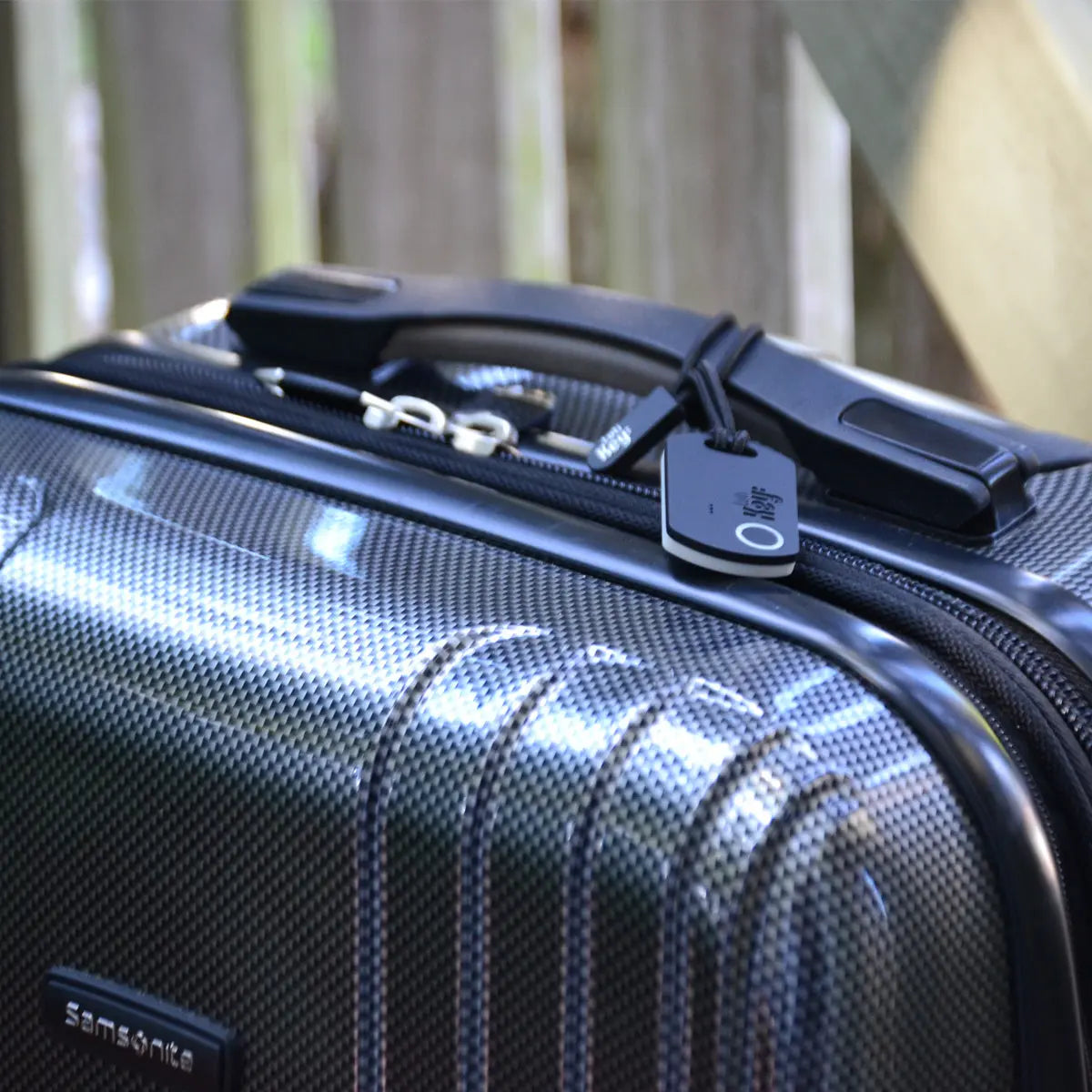 LutiKey Bluetooth Tracking Device Gold Abderus